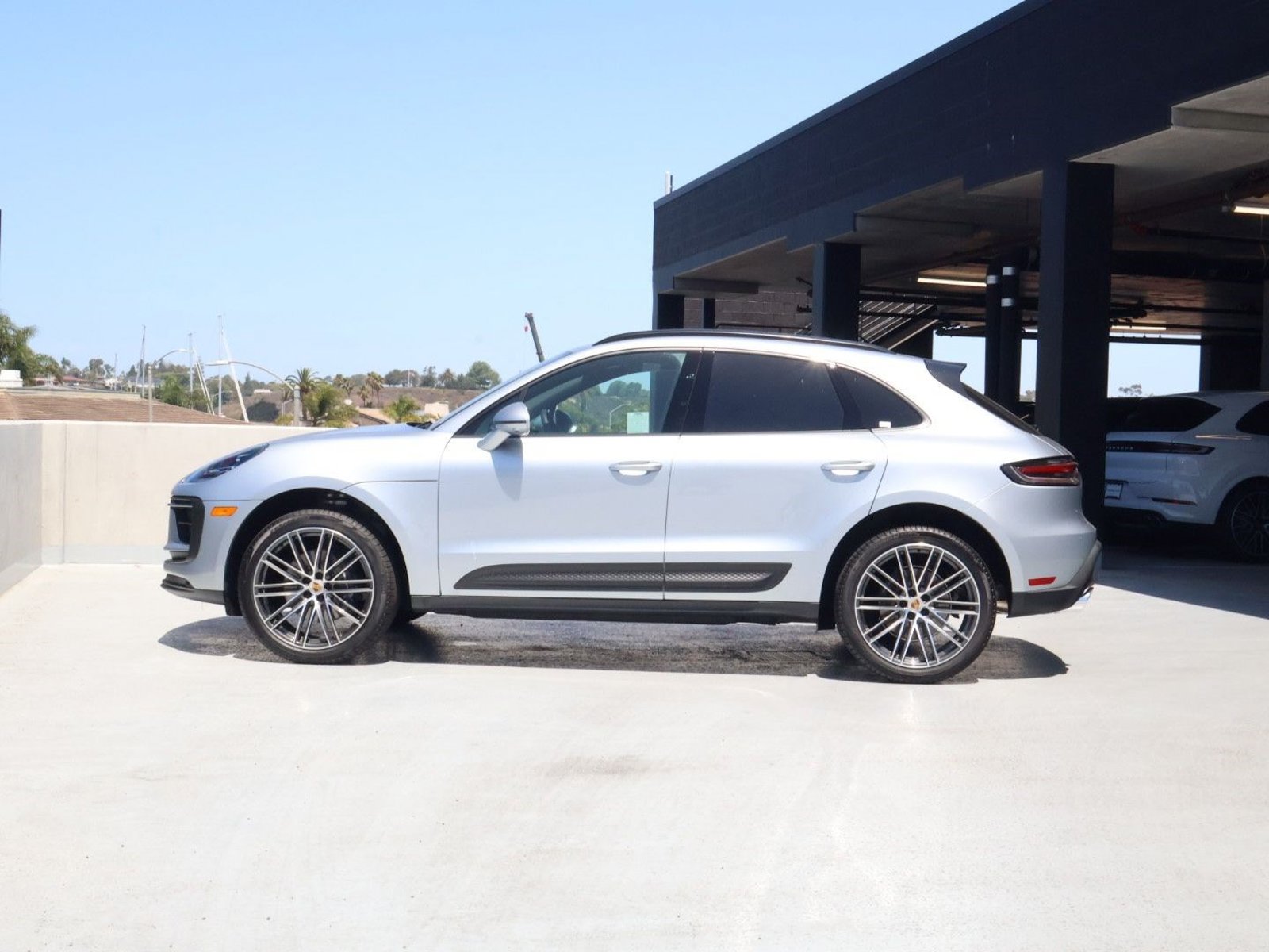 New 2026 Porsche Macan AWD/4WD video 2