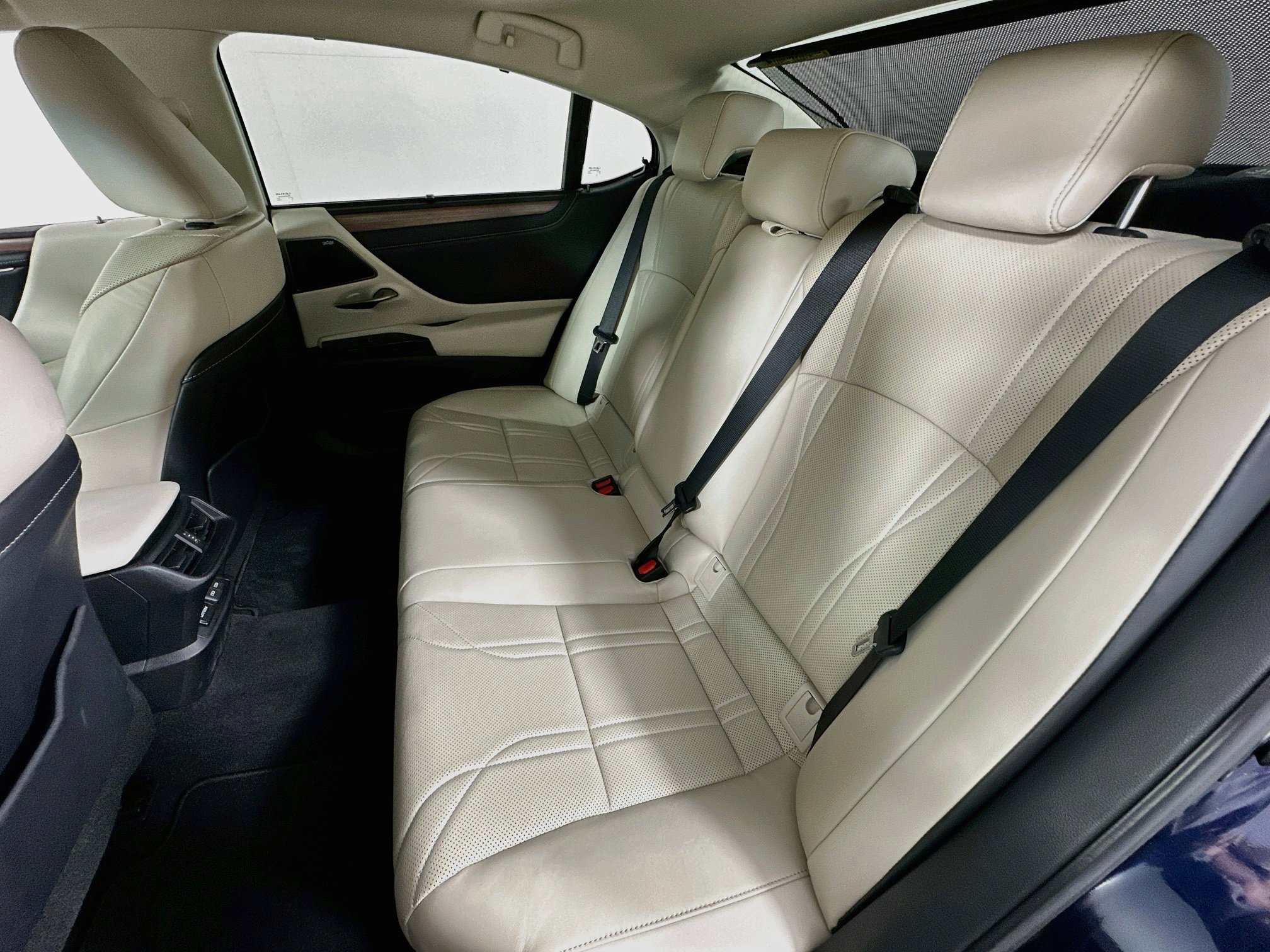 Used 2023 Lexus ES 350 Ultra Luxury w/ Accessory Package (Z1) FWD image 25