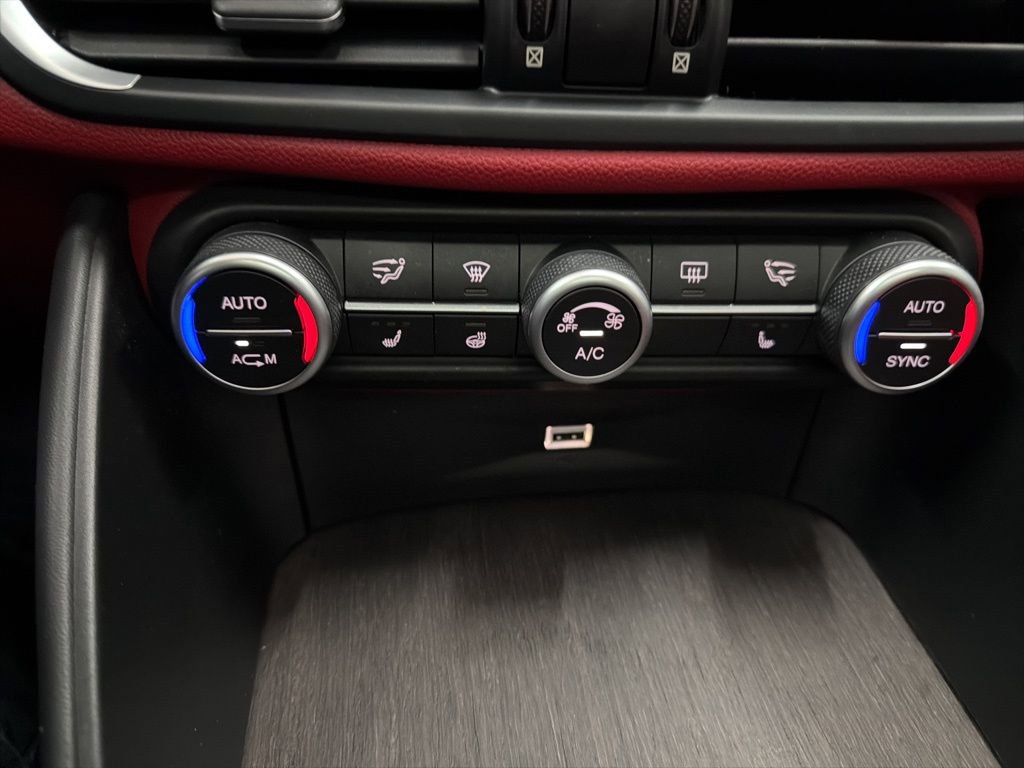 Used 2019 Alfa Romeo Giulia Ti w/ Quick Order Package 22Z Lusso image 37