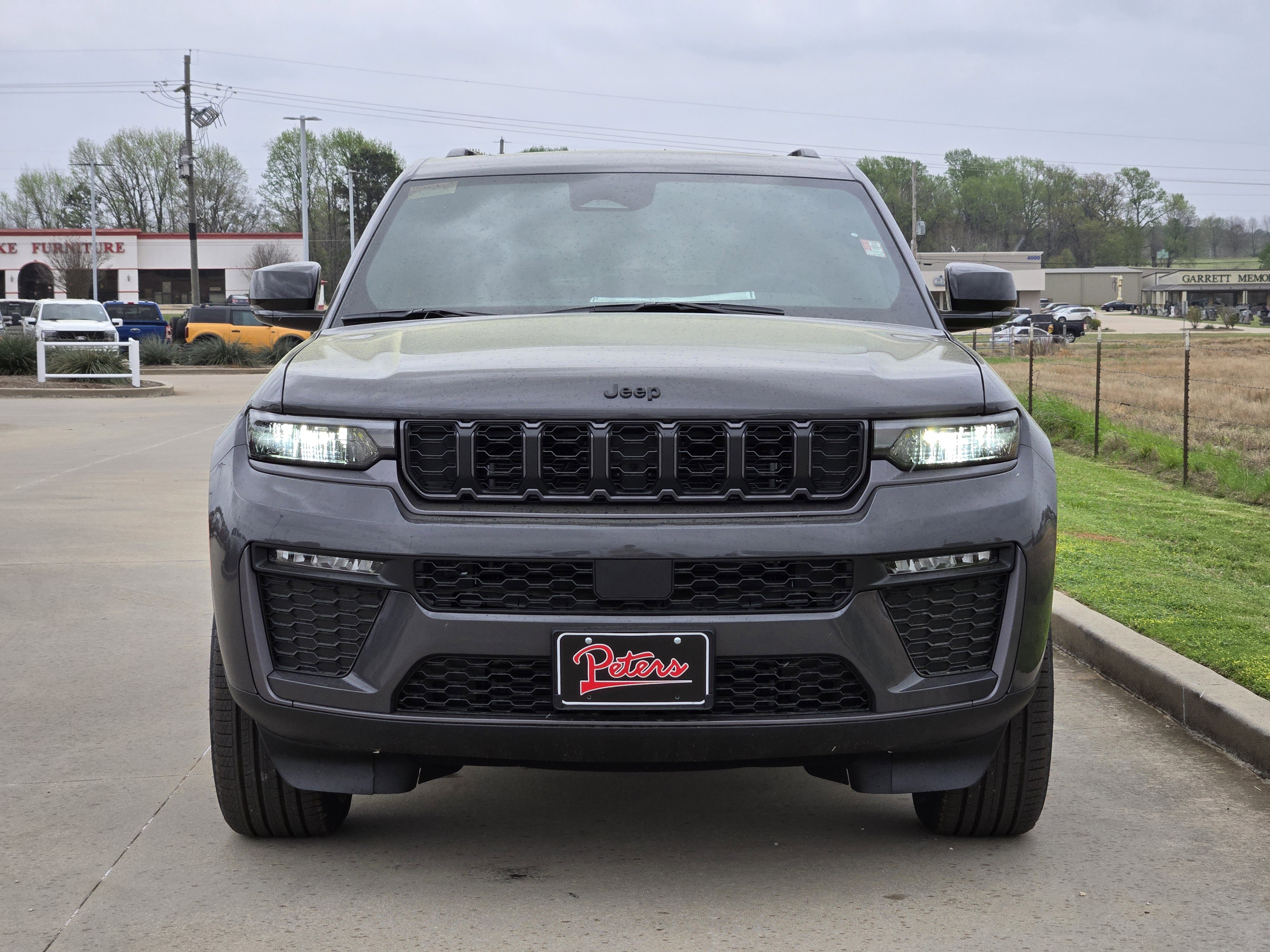 New 2026 Jeep Grand Cherokee Limited w/ Limited Altitude Package AWD/4WD image 2