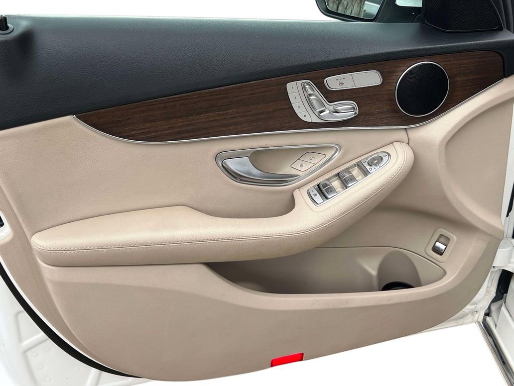 Used 2019 Mercedes-Benz C 300 4MATIC Sedan image 15