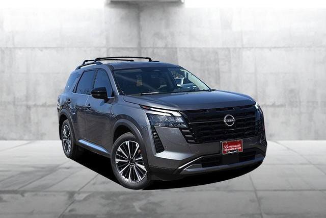 New 2026 Nissan Pathfinder Platinum image 2