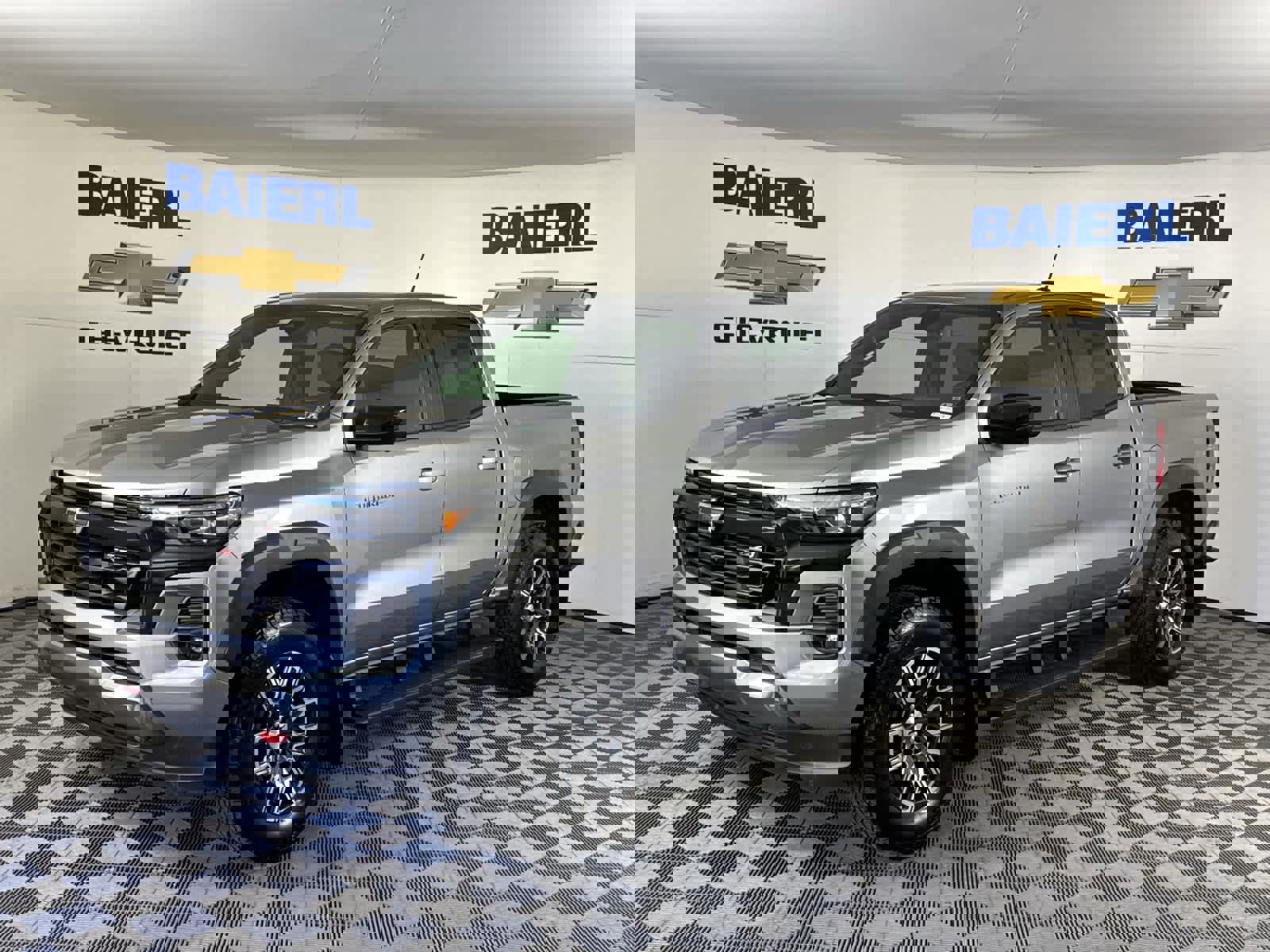 Used 2023 Chevrolet Colorado Z71 w/ Z71 Convenience Package 2 image 1