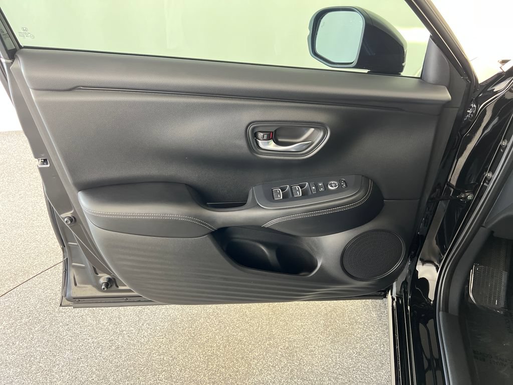 Used 2024 Honda HR-V EX-L image 12