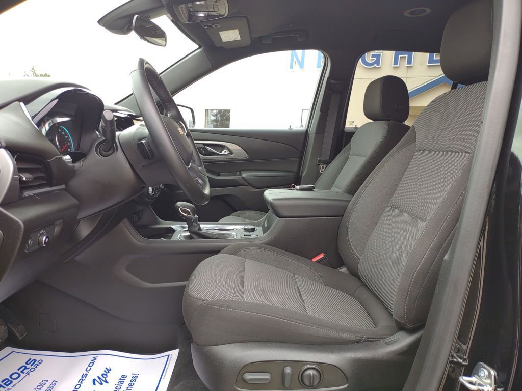 Used 2023 Chevrolet Traverse LT AWD/4WD image 9