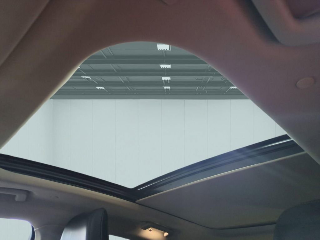 Certified 2023 Lincoln Nautilus Reserve w/ Equipment Group 201A image 13