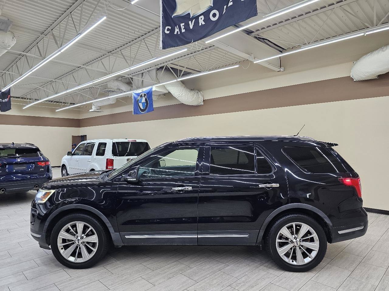 Used 2019 Ford Explorer Limited w/ Class III Trailer Tow Package FWD image 9