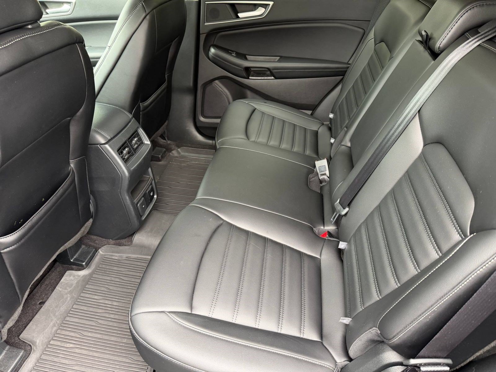Used 2020 Ford Edge SEL w/ Convenience Package FWD image 26