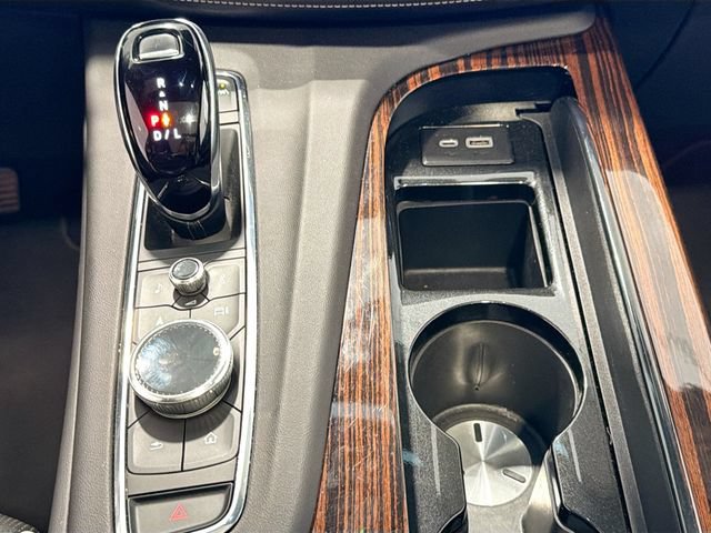 Certified 2023 Cadillac Escalade Premium Luxury AWD/4WD image 16