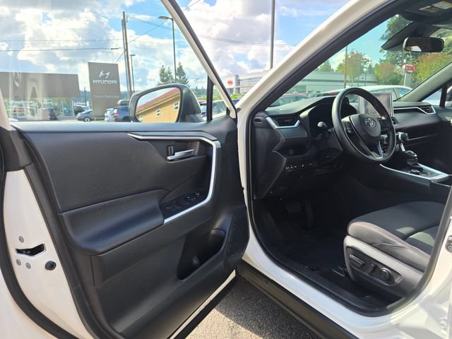 Used 2023 Toyota RAV4 SE w/ Weather & Moonroof Package AWD/4WD image 19