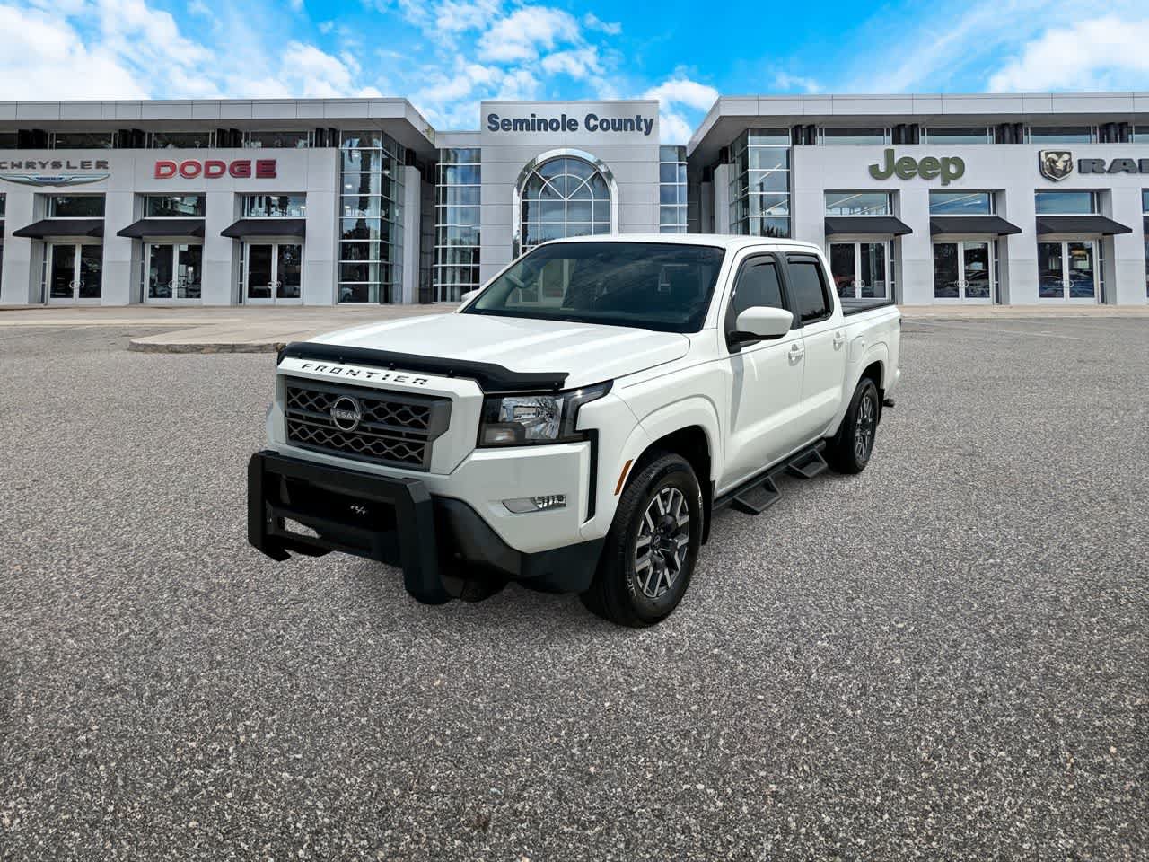 Used 2023 Nissan Frontier SV w/ SV Convenience Package RWD image 4