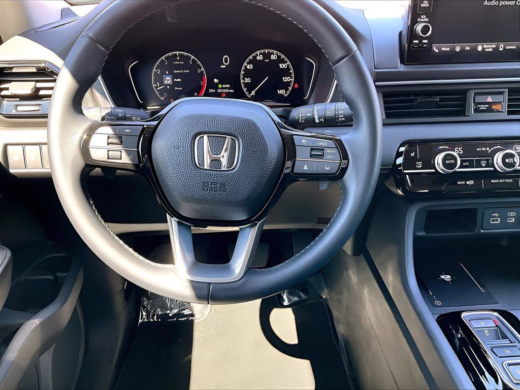 Used 2025 Honda Pilot EX-L image 12