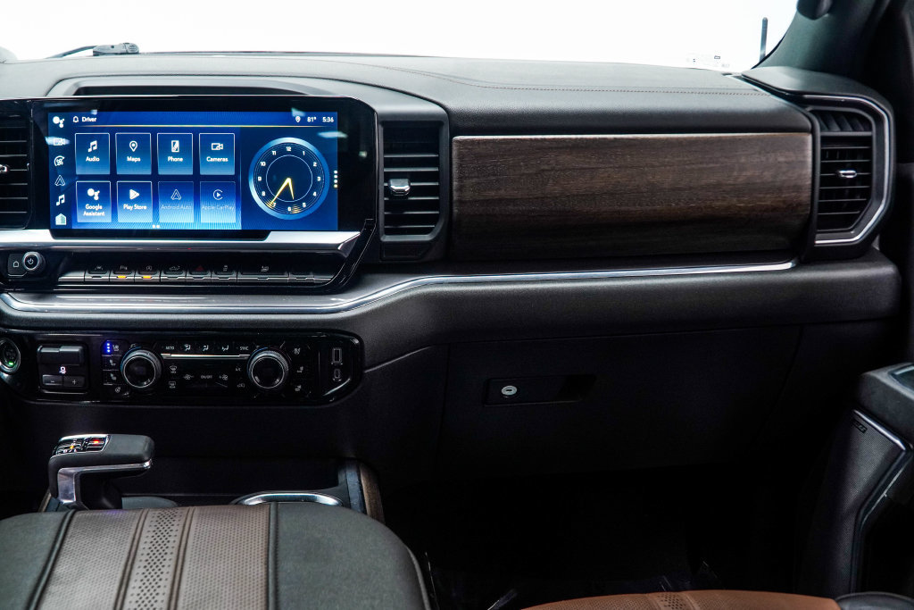 Used 2023 Chevrolet Silverado 1500 High Country w/ Technology Package AWD/4WD image 21