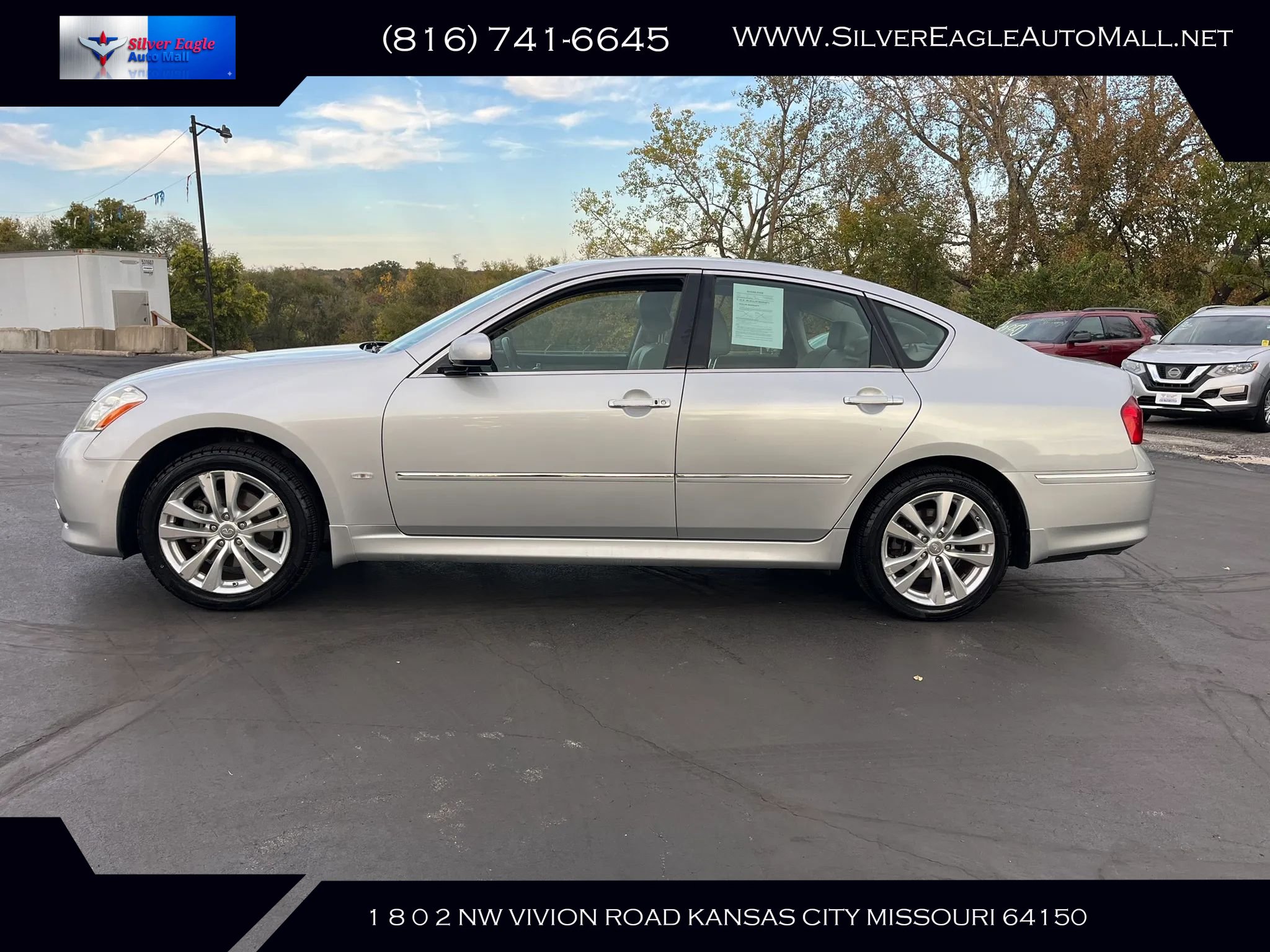 Used 2010 INFINITI M35 x w/ Technology Pkg AWD/4WD image 2