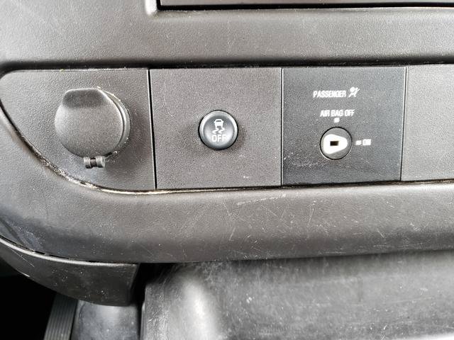Used 2015 Chevrolet Express 2500 RWD image 21
