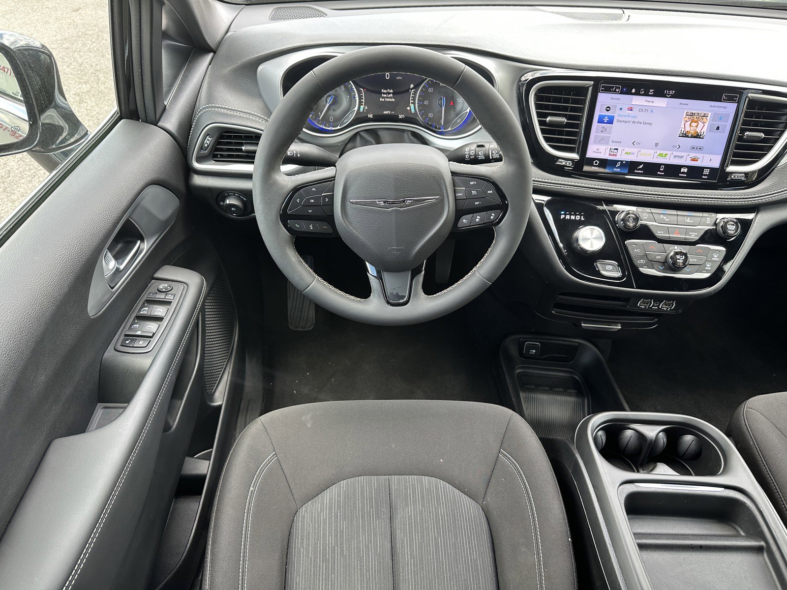 Used 2024 Chrysler Pacifica Touring FWD image 22