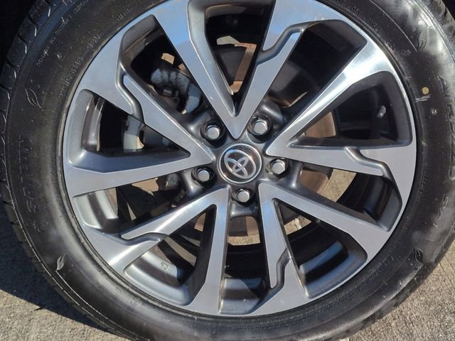 Certified 2023 Toyota Corolla Cross XLE image 11