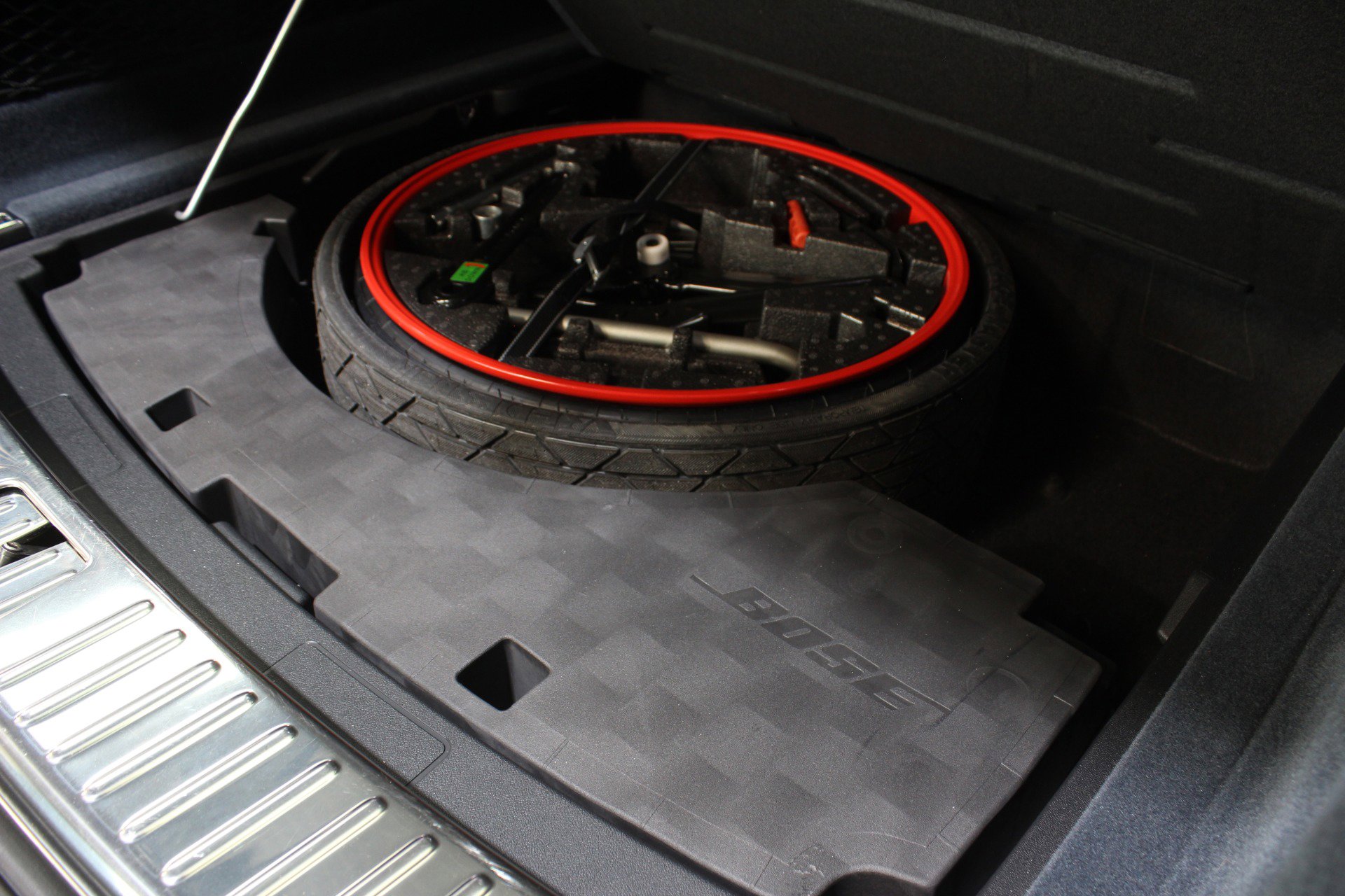 Used 2023 Porsche Cayenne Platinum Edition image 81