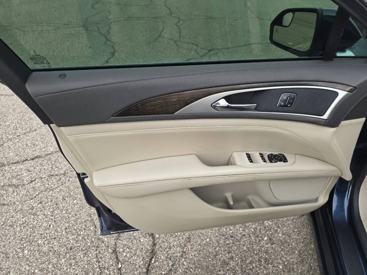 Used 2017 Lincoln MKZ Select w/ Climate Package FWD image 10