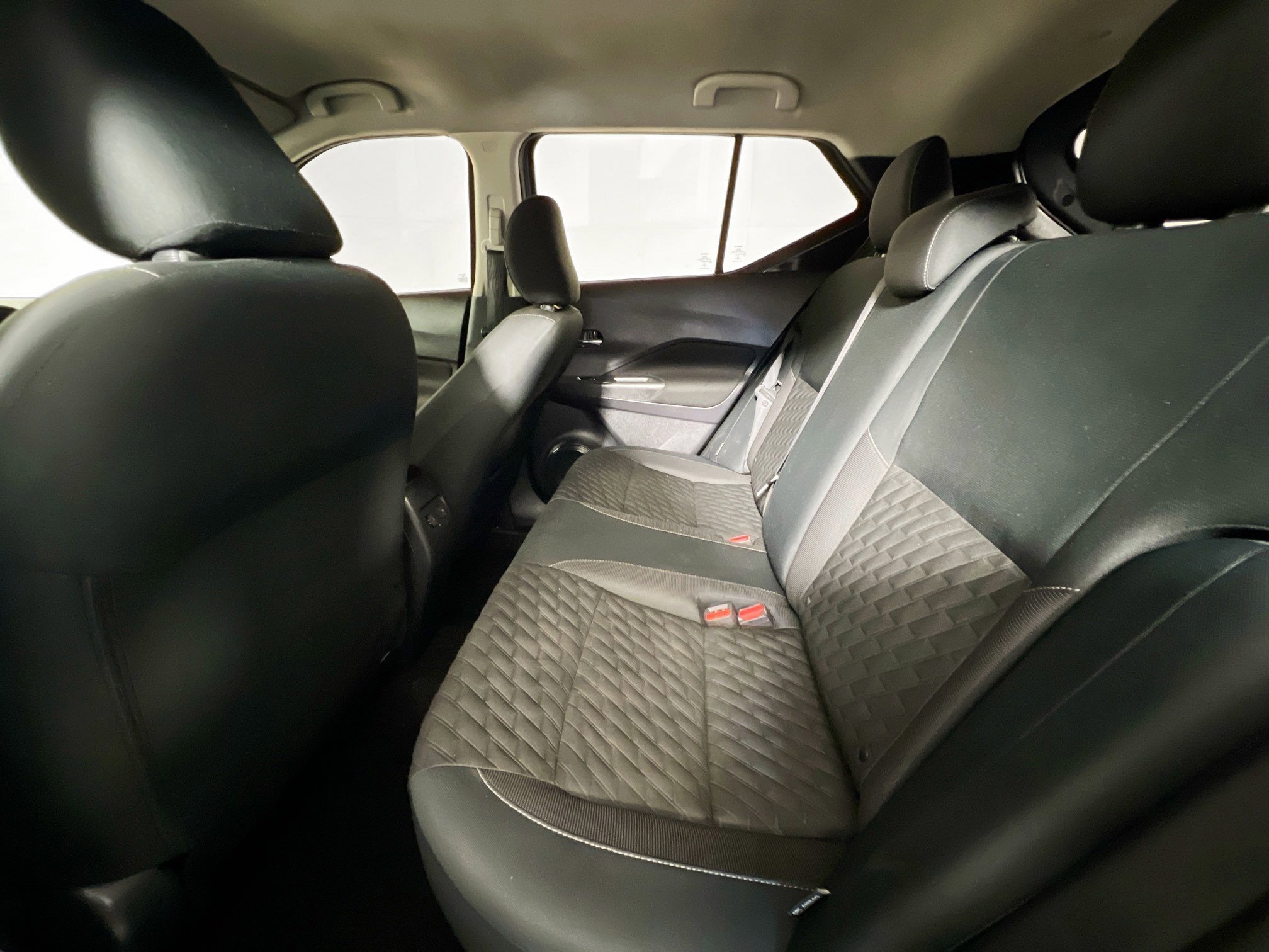 Used 2021 Nissan Kicks SV image 28