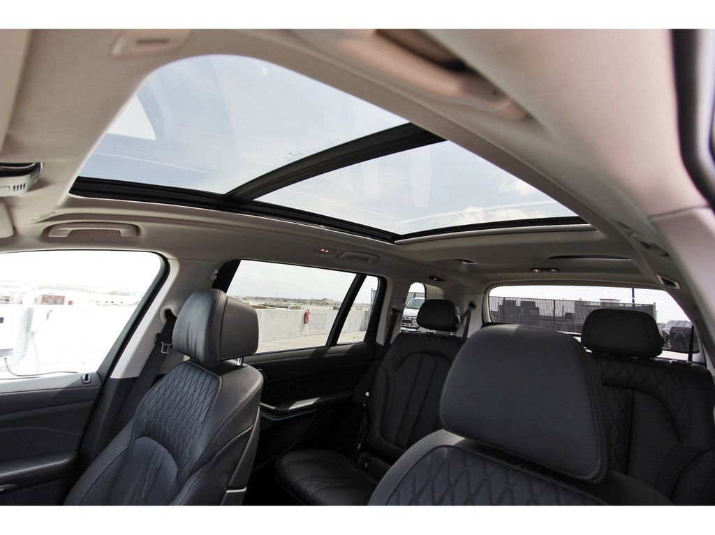 Used 2025 BMW X7 xDrive40i image 26