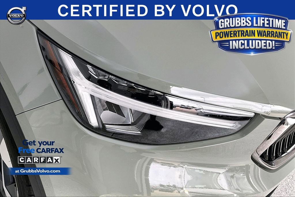 Certified 2025 Volvo XC40 B5 Plus AWD/4WD image 39