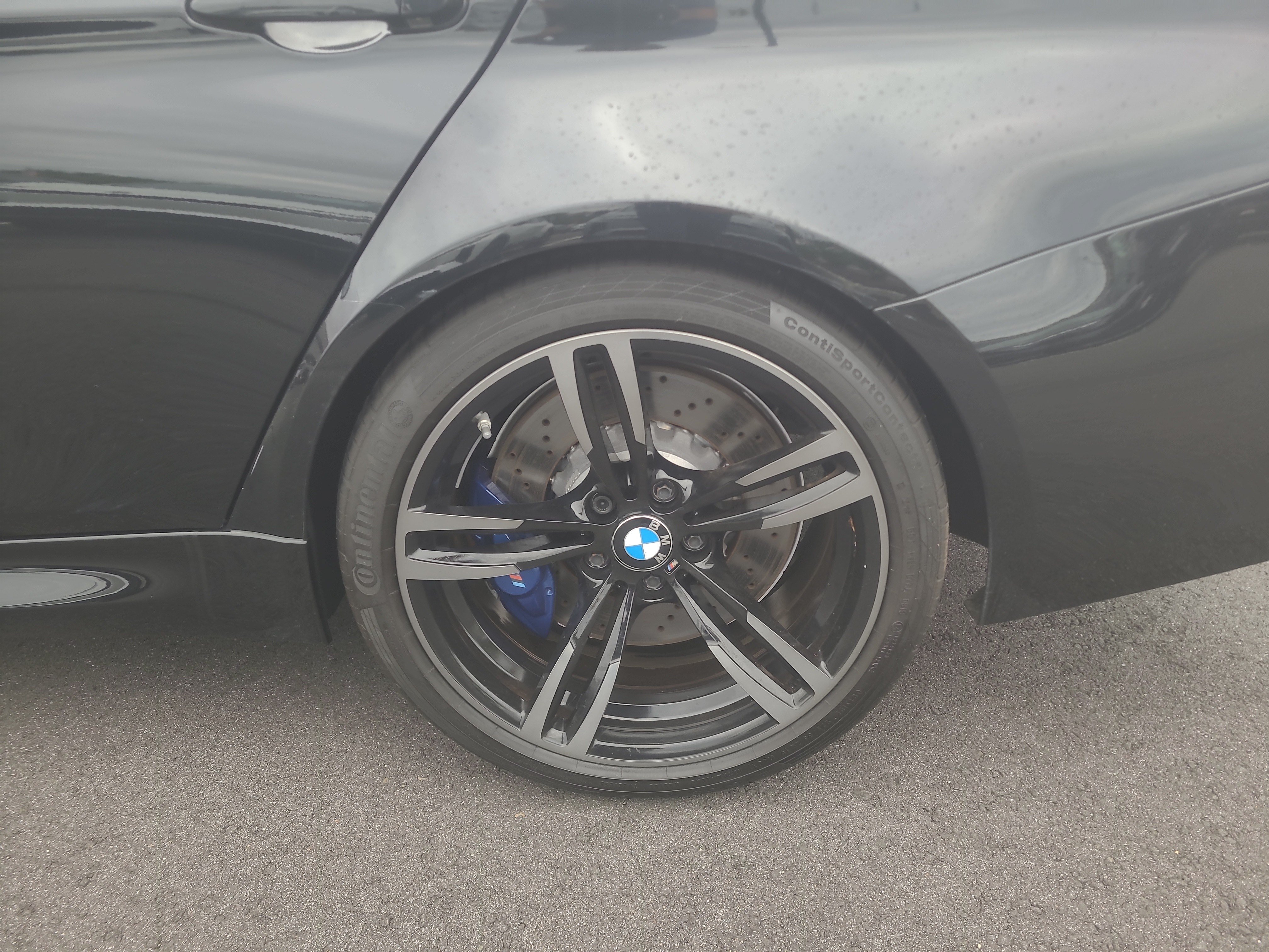 Used 2018 BMW M3 CS RWD image 10