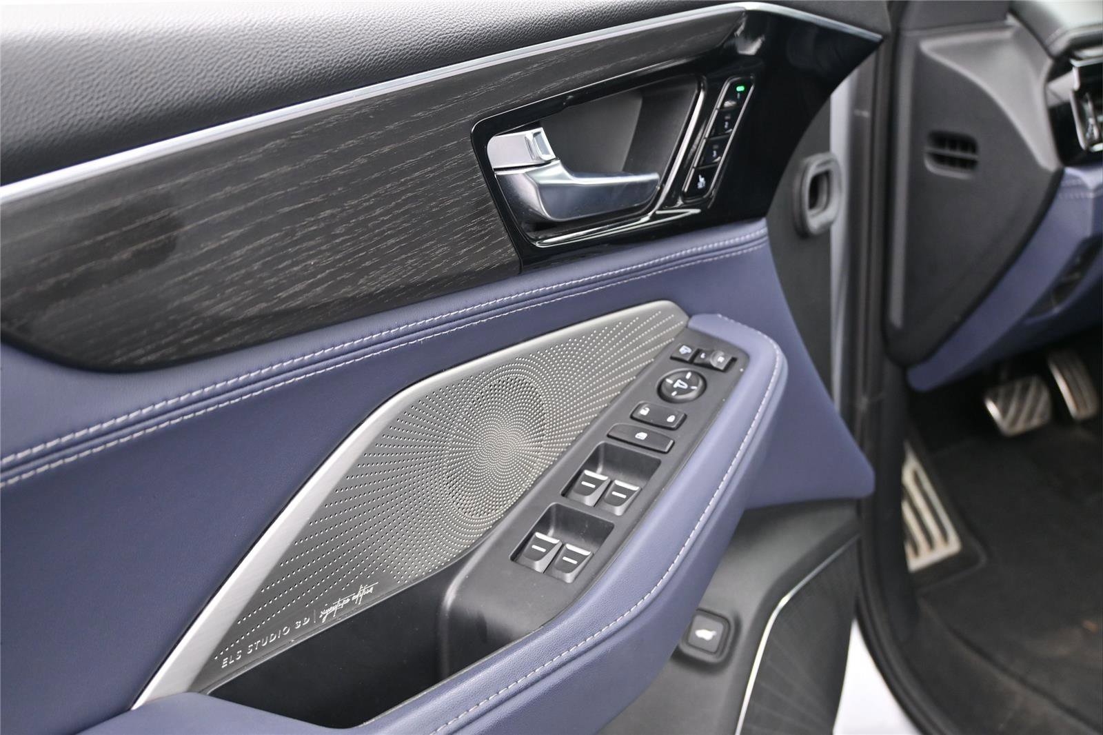 Certified 2023 Acura MDX Type S AWD/4WD image 7