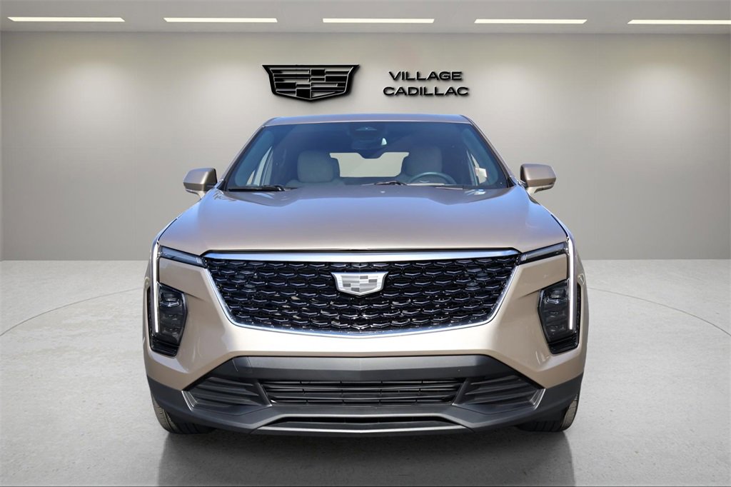 Certified 2024 Cadillac XT4 Luxury w/ Cold Weather Package image 8