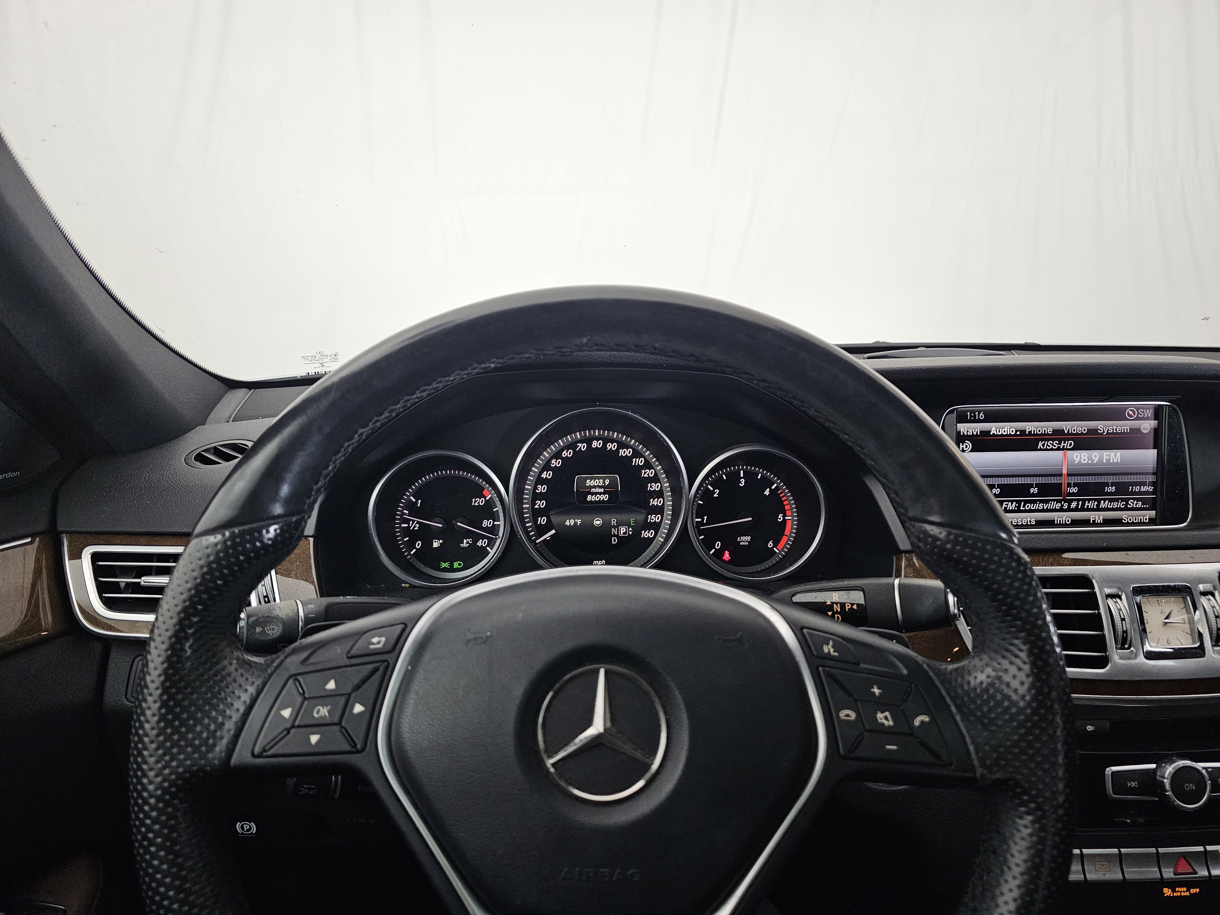 Used 2014 Mercedes-Benz E 250 BlueTEC 4MATIC Sedan image 6