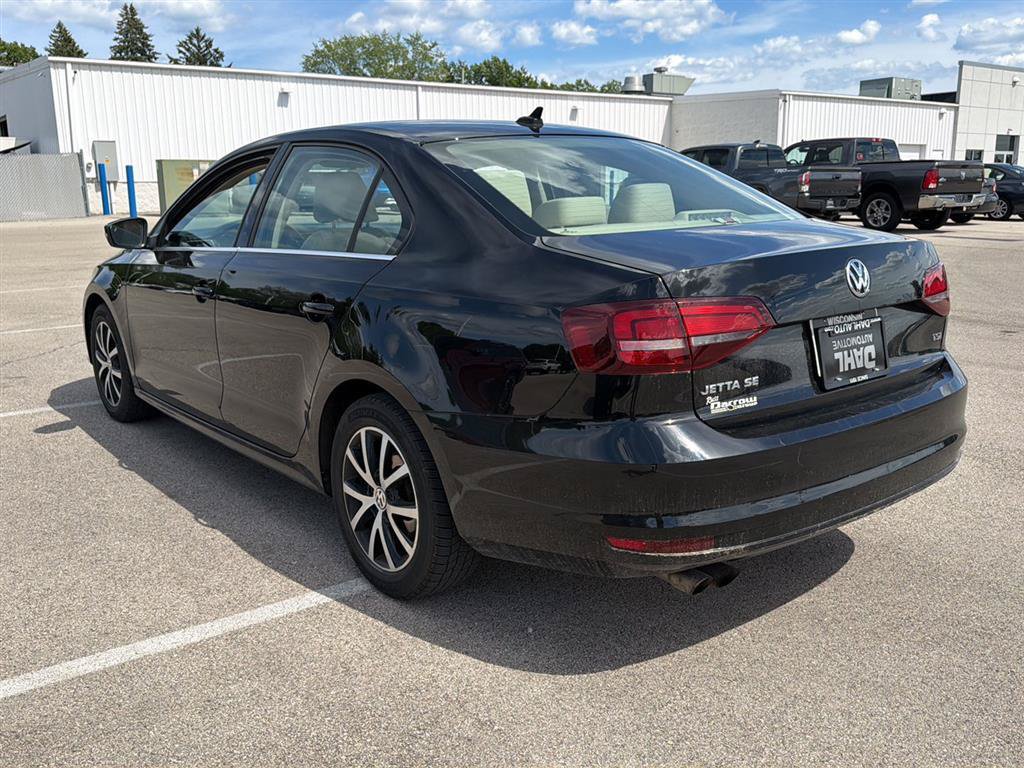 Used 2017 Volkswagen Jetta SE FWD image 14