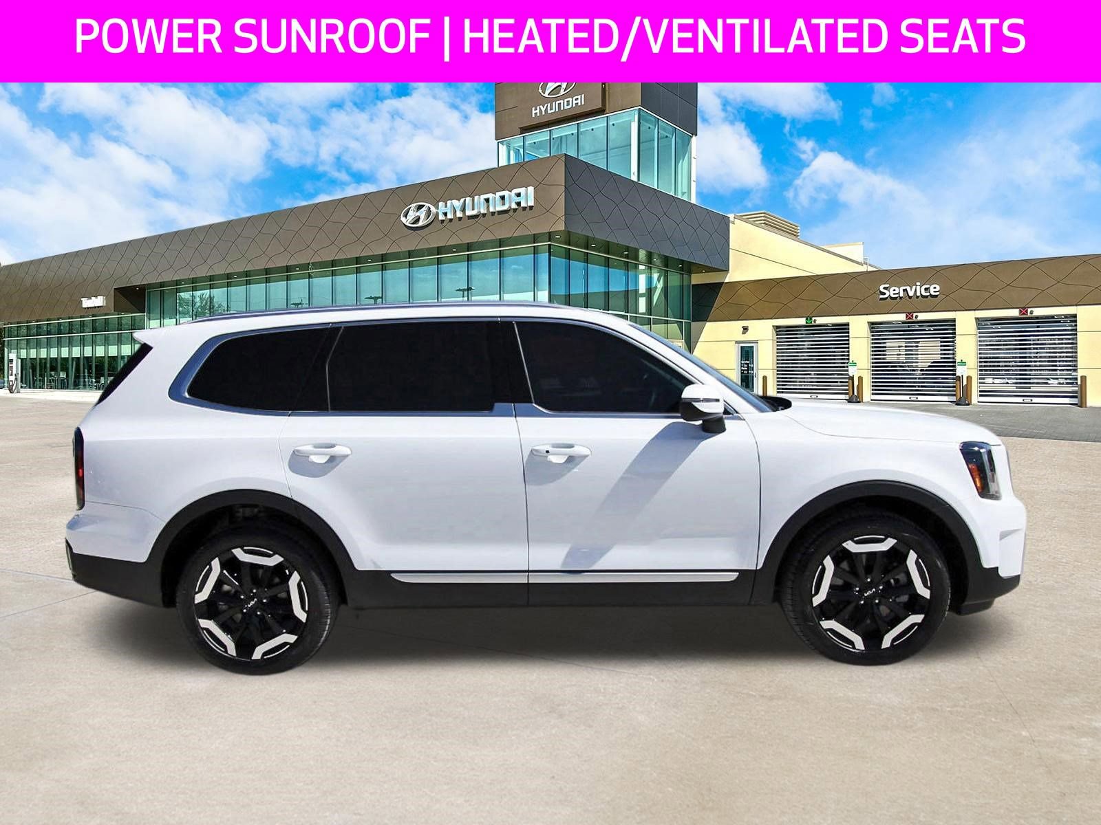 Used 2025 Kia Telluride EX w/ EX Captain's Chair Package image 4