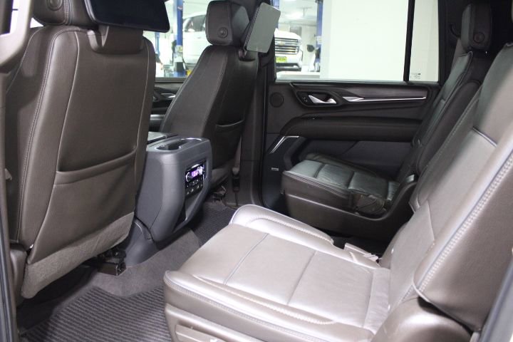 Used 2021 GMC Yukon XL Denali w/ Denali Ultimate Package image 30