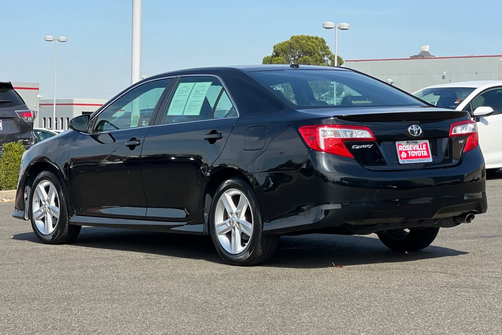 Used 2012 Toyota Camry SE FWD image 7