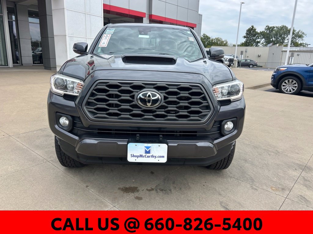 Used 2020 Toyota Tacoma TRD Sport w/ Technology Package AWD/4WD image 3