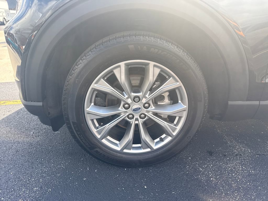 Used 2023 Ford Explorer XLT w/ Equipment Group 202A image 26