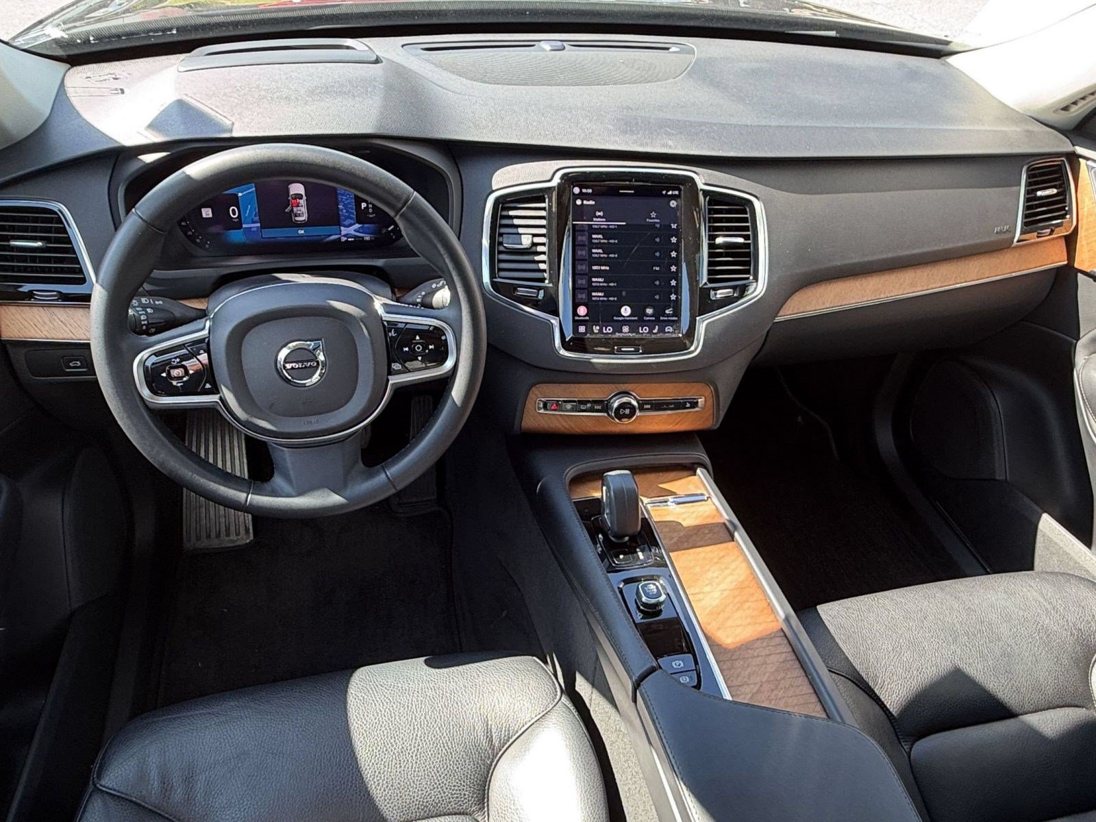 Certified 2023 Volvo XC90 B5 Plus w/ Protection Package Premier AWD/4WD image 15