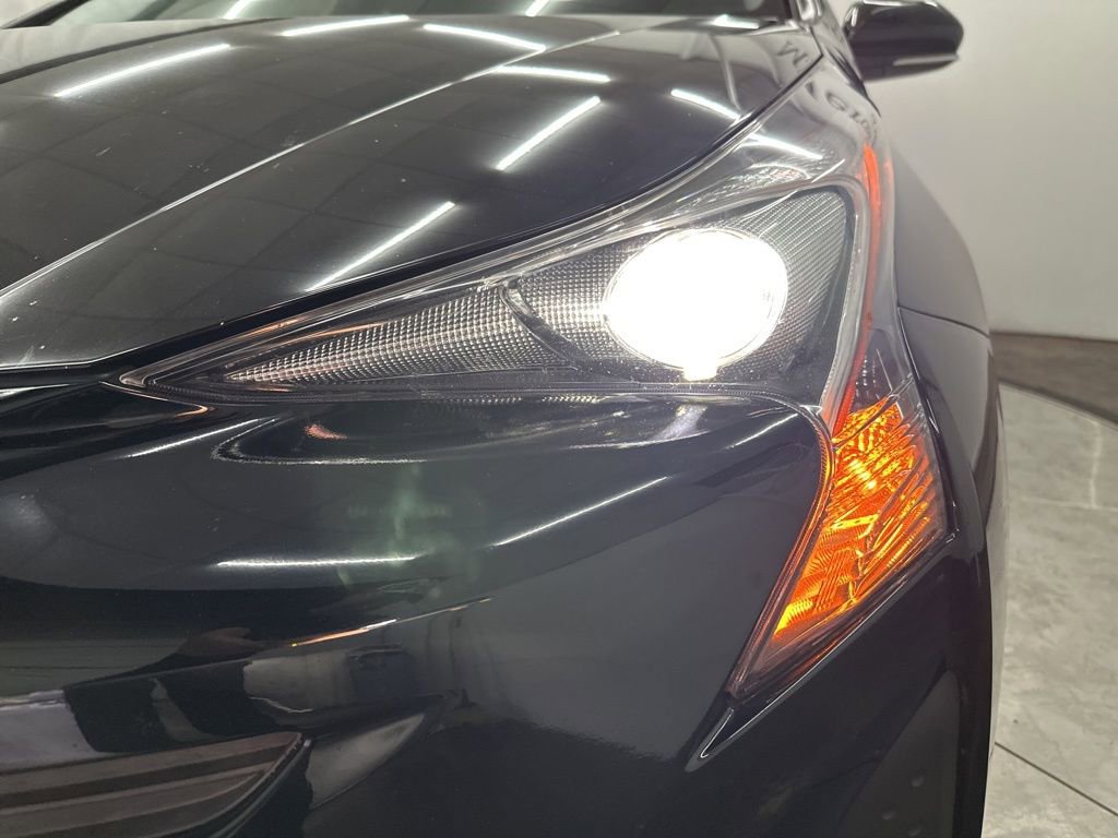 Used 2016 Toyota Prius Two w/ Preferred Accessory Package FWD image 25