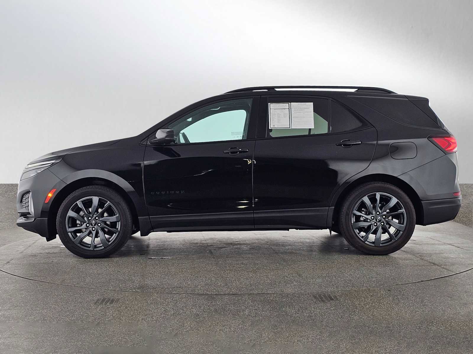 Used 2023 Chevrolet Equinox RS image 6