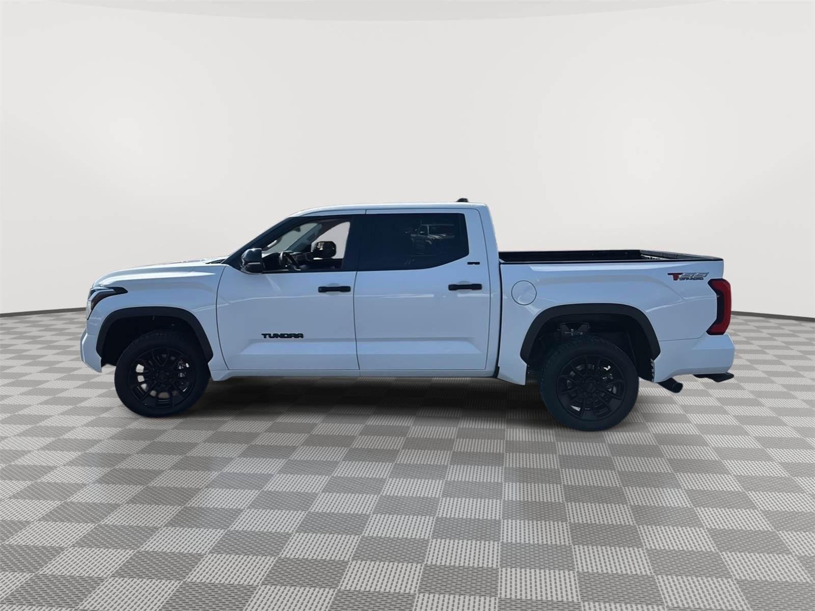 Used 2023 Toyota Tundra SR5 w/ SR5 Convenience Package AWD/4WD image 23