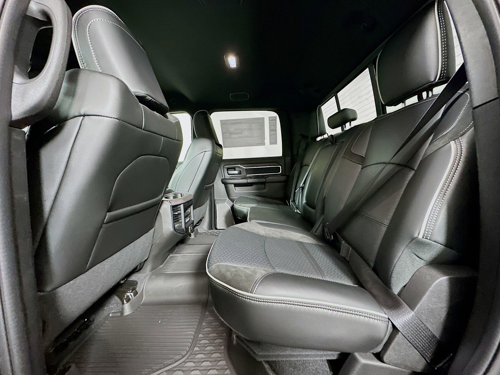 New 2026 RAM 2500 Laramie AWD/4WD image 16