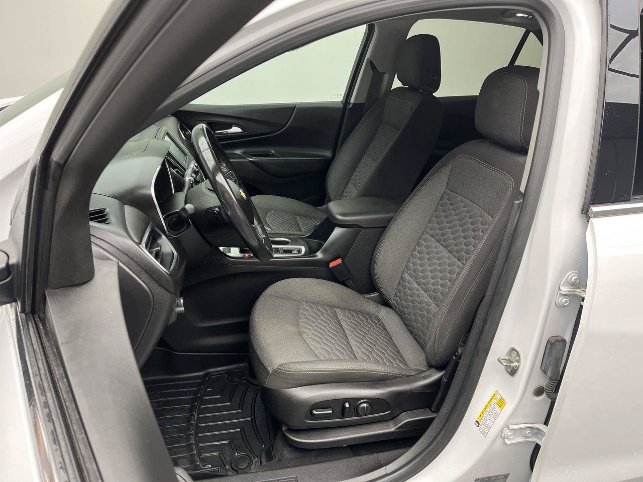 Used 2018 Chevrolet Equinox LT AWD/4WD image 8