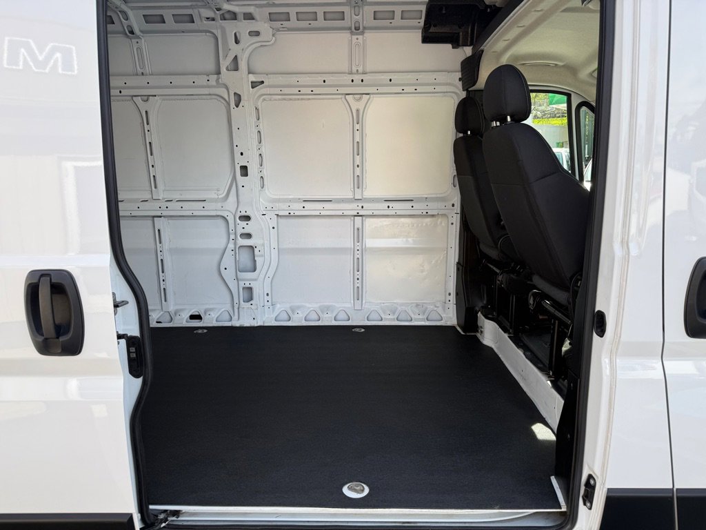 Used 2025 RAM ProMaster 2500 w/ Convenience Group FWD image 15