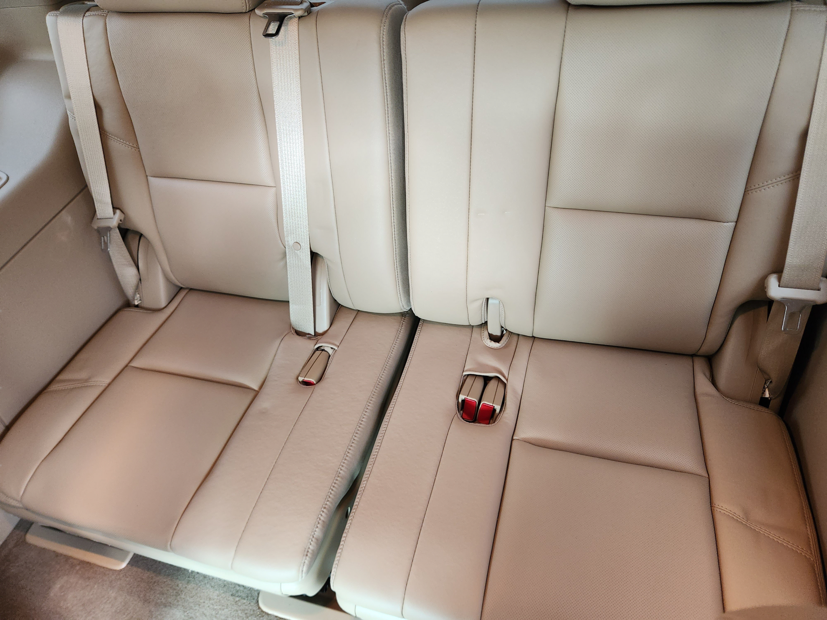 Used 2014 Cadillac Escalade Premium AWD/4WD image 29
