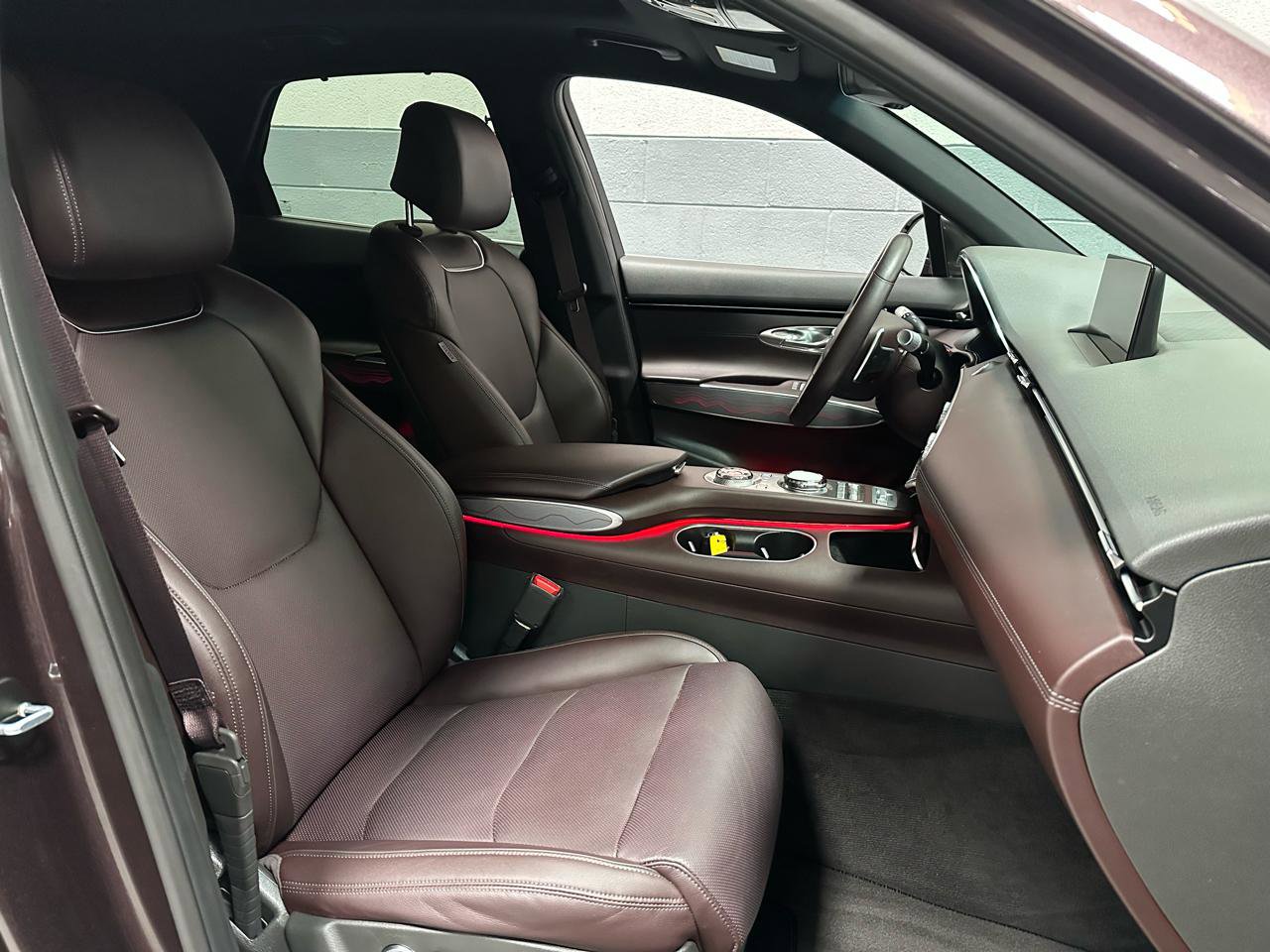 Used 2023 Genesis GV70 2.5T w/ Advanced Package AWD/4WD image 9