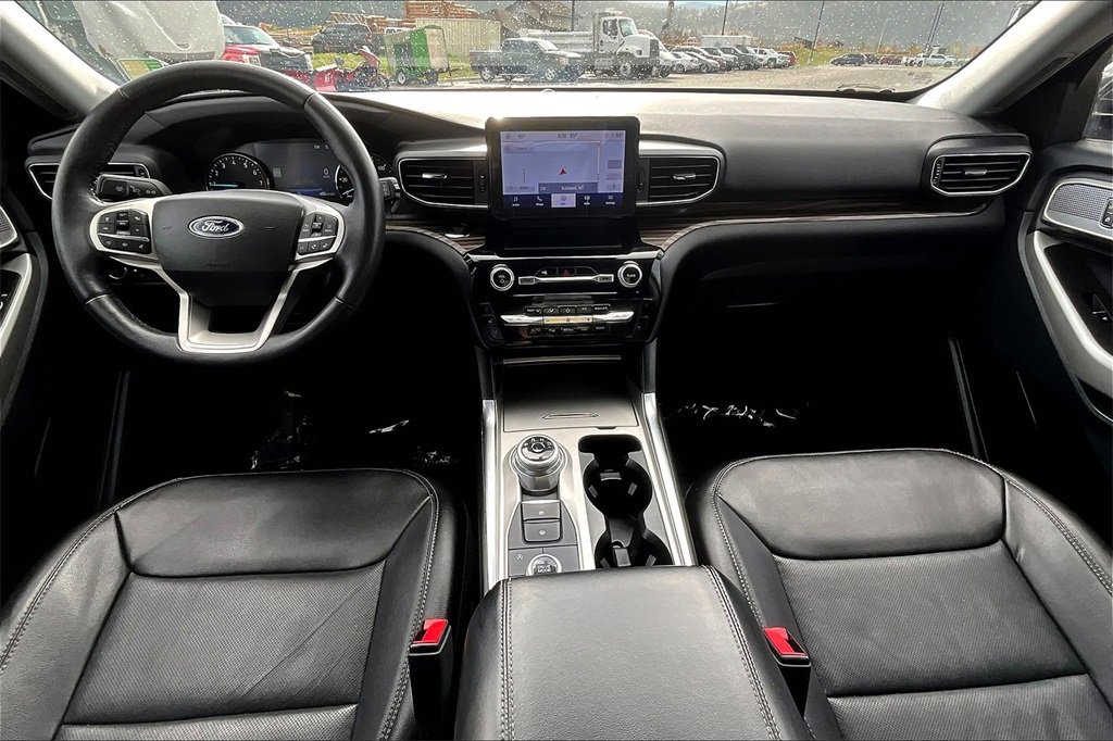 Used 2024 Ford Explorer Limited image 16