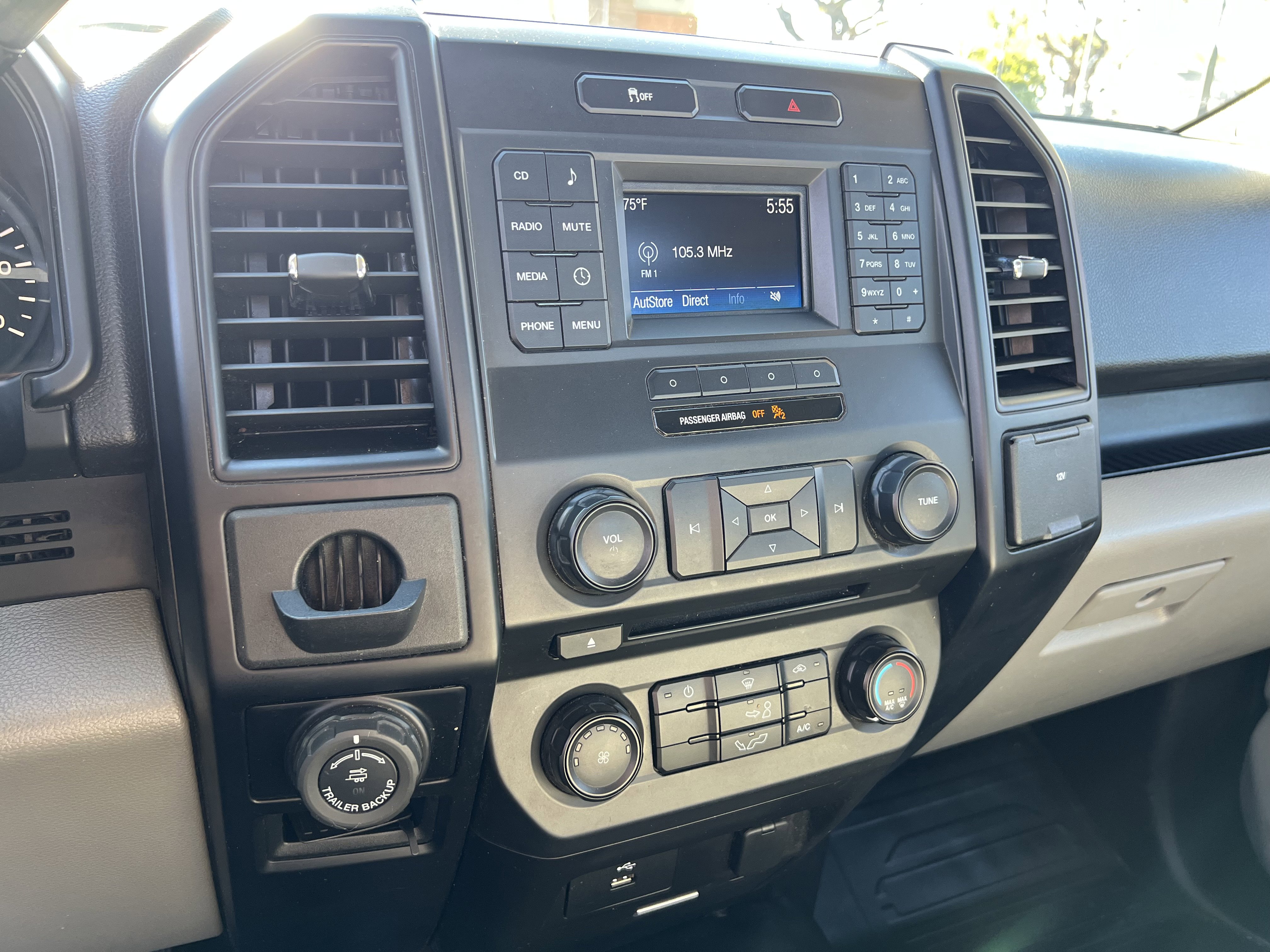 Used 2017 Ford F150 XL w/ Equipment Group 101A Mid RWD image 22