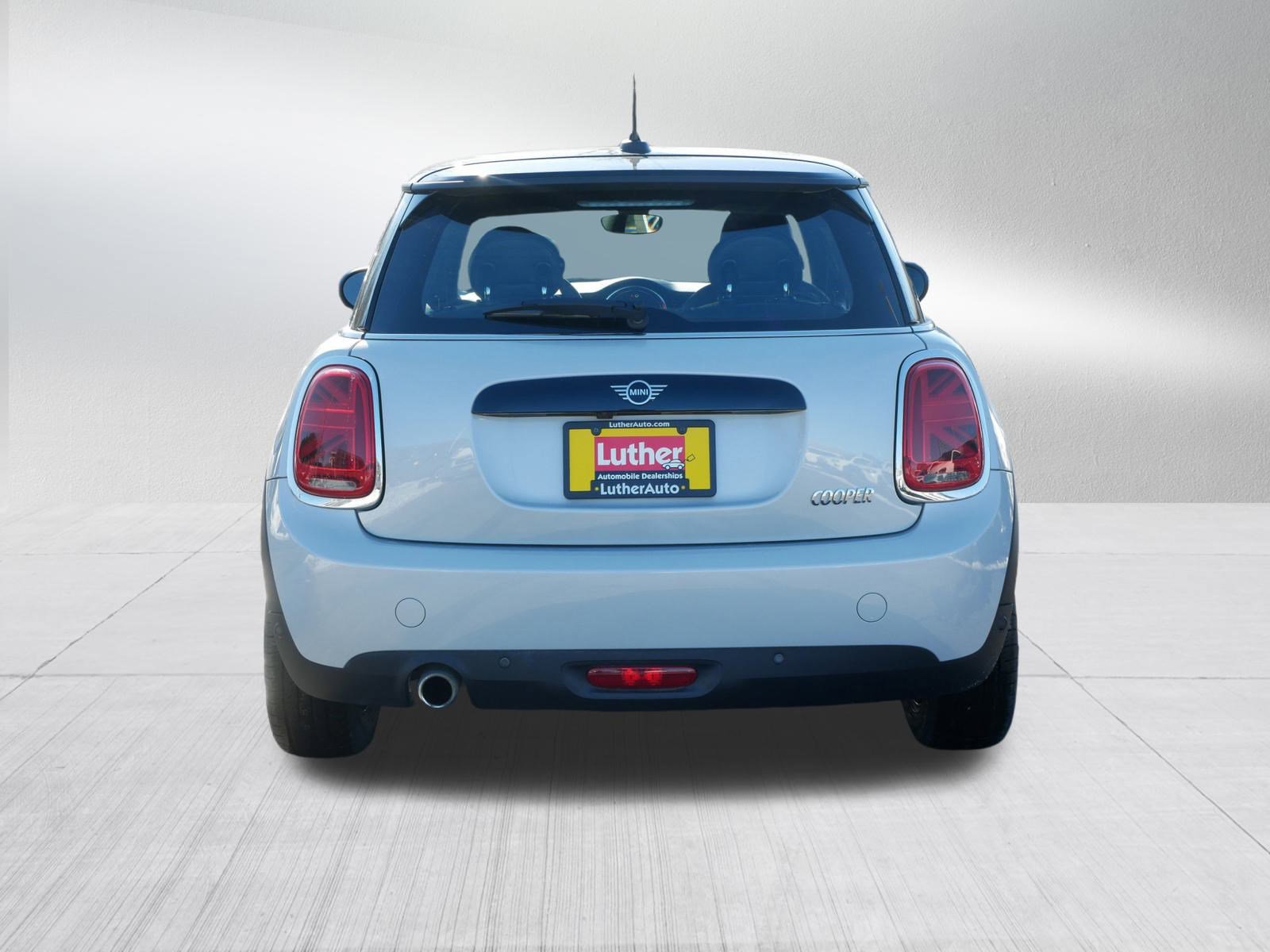 Used 2021 MINI Cooper 2-Door Hardtop w/ Storage Package image 6