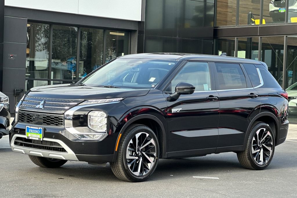 New 2025 Mitsubishi Outlander SE image 9
