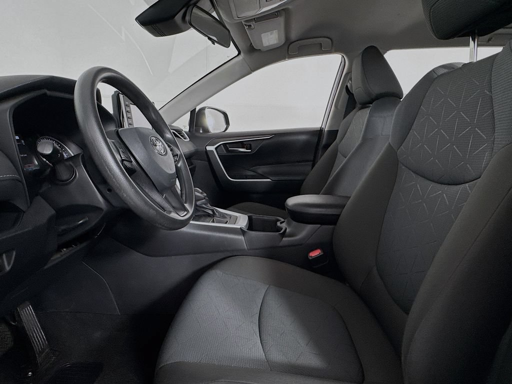 Used 2022 Toyota RAV4 XLE AWD/4WD image 9